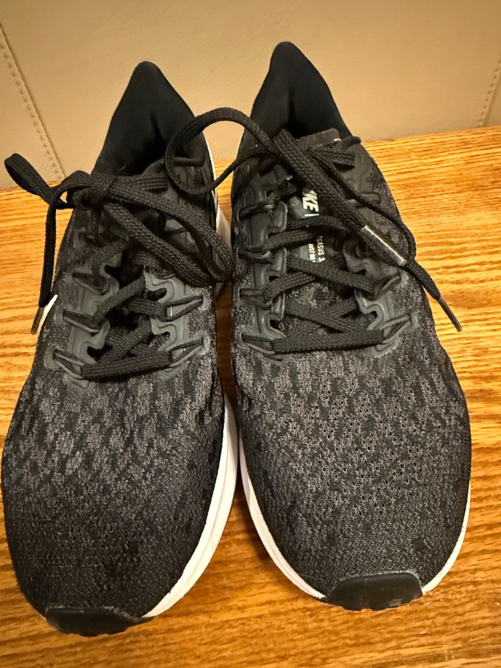 Women’s Nike Air Zoom Pegasus 36 Shoes - 7.5 - Picture 2 of 8
